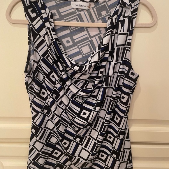 Calvin Klein Black and White with A Splash of Blue GeometricTank Top Sz M - Picture 9 of 11